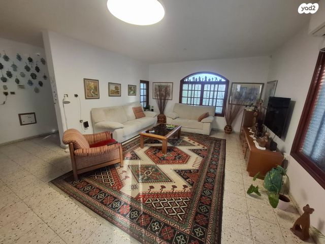 בית פרטי/ קוטג', האורנים 24, הדר, הוד השרון