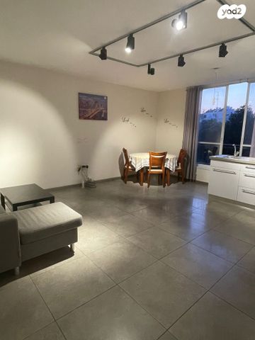 דירה, הרצל 22, שכונת יהלום, מרכז העיר ב, רמת גן