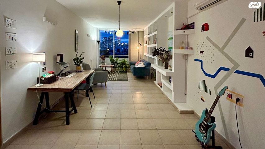 דירה, מצולות ים 30, חברת חשמל, גבעתיים