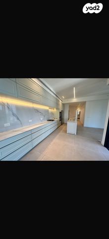 דירה, ליאונרדו דה וינצ'י 12, גני שרונה, קרית הממשלה, תל אביב יפו