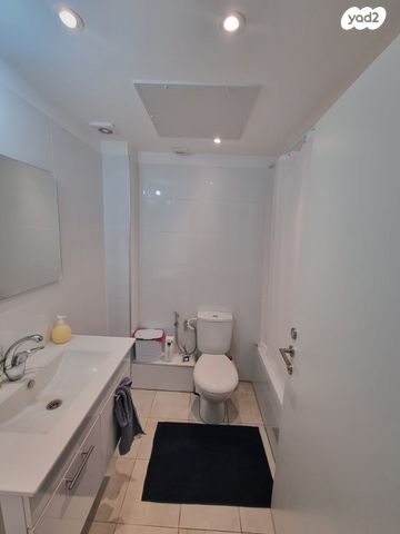 דבורה עומר 8