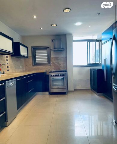 דירה, קדושי קהיר 20, נאות רחל, חולון