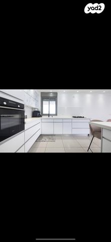 דירה, הדוגית 17, נאות רבין, יבנה