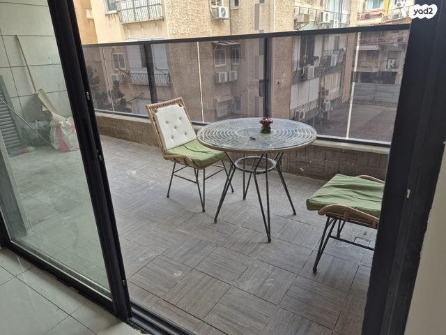 דירה, שפינוזה 14, אברמוביץ', ראשון לציון