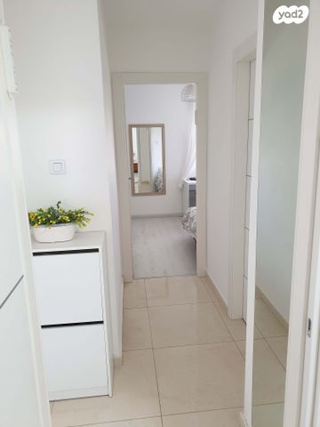 דירה, יחיאל דרזנר 6, ארמון הנציב, תלפיות מזרח, ירושלים