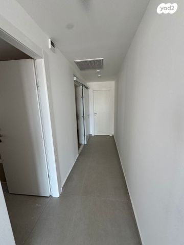 דירה, דניאל 17, לב העיר, בת ים