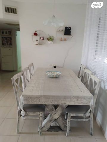 דירה, הר הצופים 29, רחובות ההולנדית, רחובות