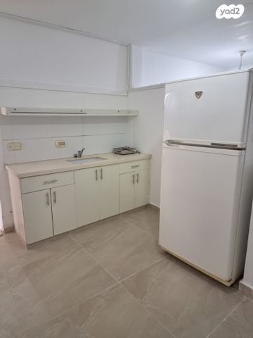 יחידת דיור, אסתר המלכה 12, נווה חוף, ראשון לציון