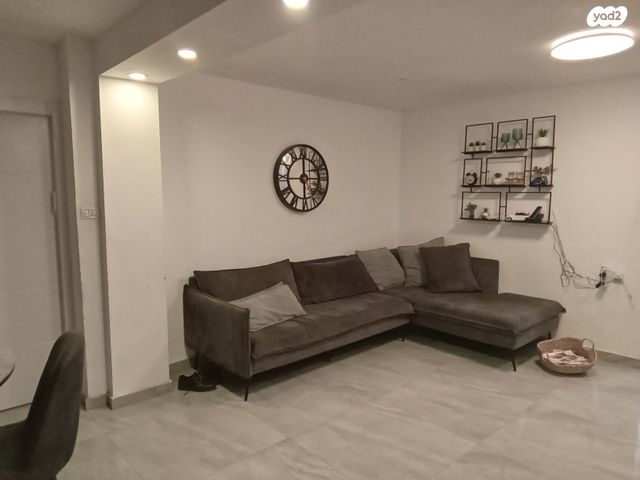 אשר גולאק 407