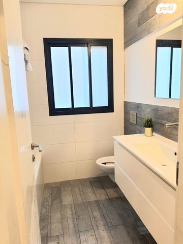 דו משפחתי, דב גרונר 44, תל גיבורים, בני ברק