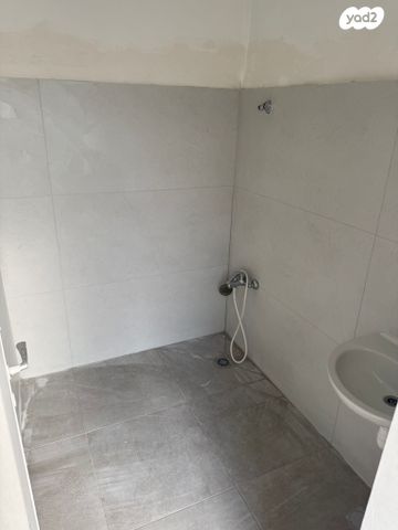 דירה, נפתלי אימבר 1, העיר התחתית, ואדי סאליב, חיפה