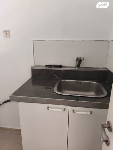 הרברט סמואל 11