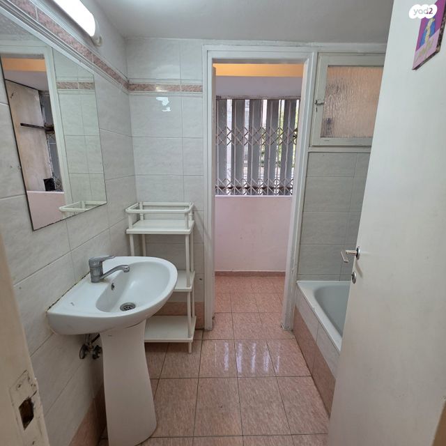 דירה, יוסף צבי 70, אזור הבילויים, רמת גן