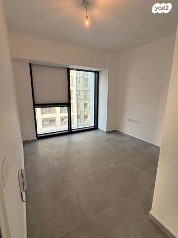 דירה, ליאונרדו דה וינצ'י 14, גני שרונה, קרית הממשלה, תל אביב יפו