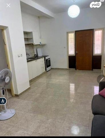 היינריך צבי גרץ 18