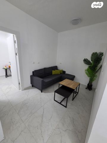 יחידת דיור, בן גוריון 50, מוטה גור, גן יבנה