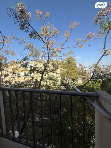 דירה, נפתלי אימבר 1, העיר התחתית, ואדי סאליב, חיפה