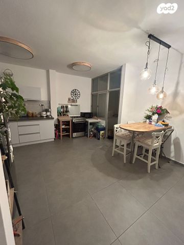 דגל ראובן 10