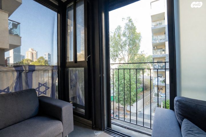 דירה, קריניצי 73, שכונת בן גוריון, מרכז העיר ג', רמת גן