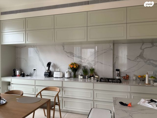 דירה, ליאונרדו דה וינצ'י 12, גני שרונה, קרית הממשלה, תל אביב יפו