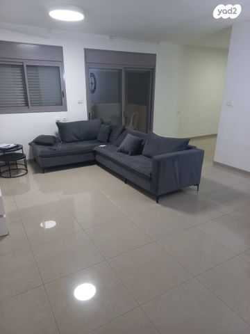 לוי אשכול 30