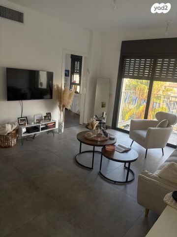 דירה, שדרות הצנחנים 18, נגבה, רמת גן