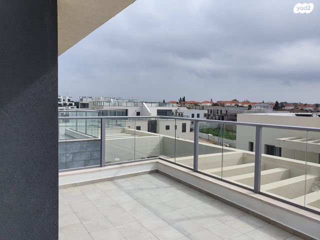 גג/ פנטהאוז, הארבל 11, פרדסיה, פרדסיה