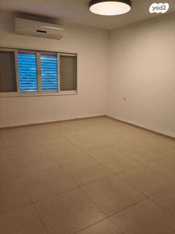 דירה, הרברט סמואל 11, רמב"ם, חדרה