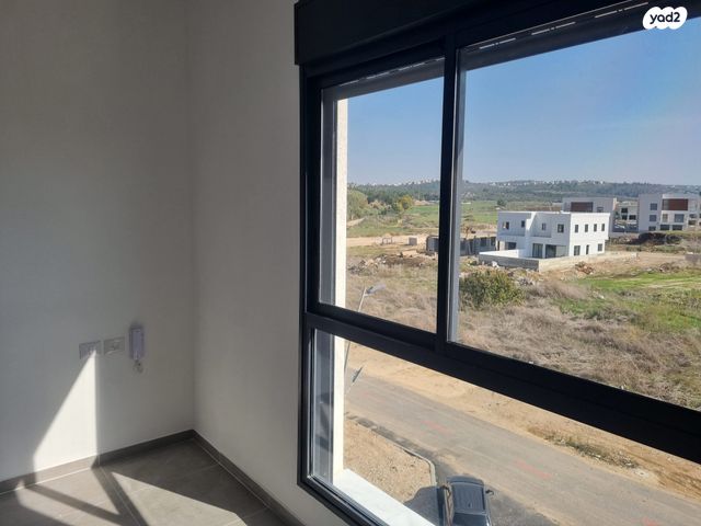 גג/ פנטהאוז, חבצלת 21, בת חפר, בת חפר