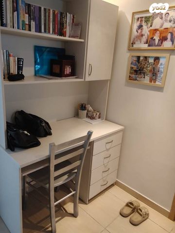 דירה, הר הצופים 29, רחובות ההולנדית, רחובות