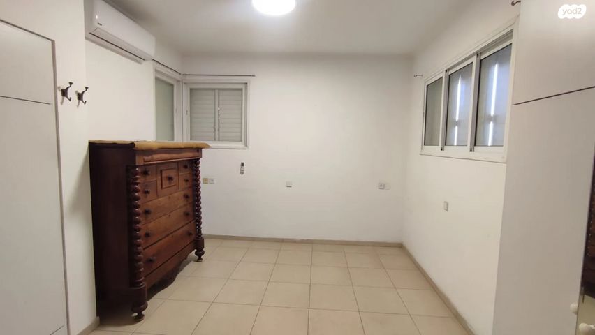 גג/ פנטהאוז, ברוריה 2, חרוזים, רמת גן