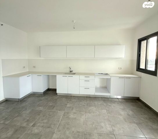 דירה, לאה גולדברג 1, תלמי מנשה, באר יעקב