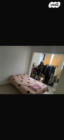 דירת גן, גאולים 14, רסקו א', חולון