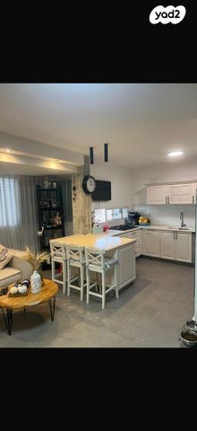 דופלקס, הרא"ה 22, שכונת יהלום, מרכז העיר ב, רמת גן