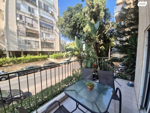 דירה, יוסף צבי 70, אזור הבילויים, רמת גן