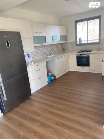 דירה, יבנה 40, קרית יערים, רמת השרון