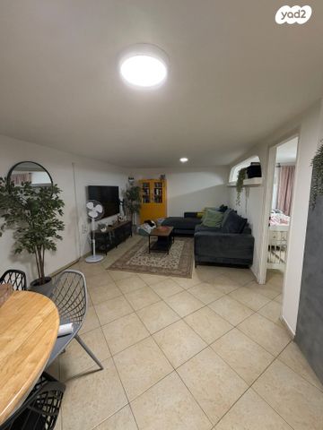 דירה, שירת הזמיר 16, הרצליה הצעירה, הרצליה