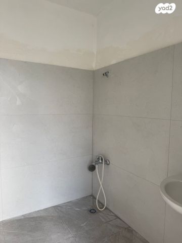 דירה, נפתלי אימבר 1, העיר התחתית, ואדי סאליב, חיפה