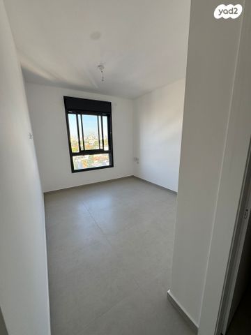 דירה, דניאל 17, לב העיר, בת ים