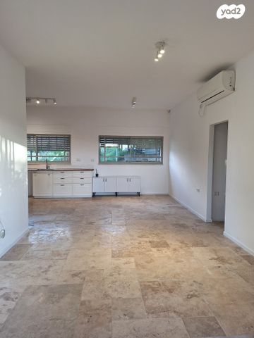 בית פרטי/ קוטג', דרך הים 1, אביחיל, אביחיל