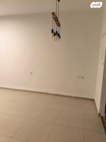 דירה, הרברט סמואל 11, רמב"ם, חדרה