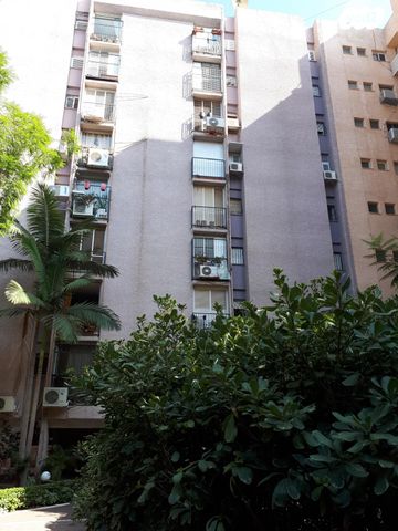 דירה, בר אילן 11, שיכוני מזרחי, כפר סבא