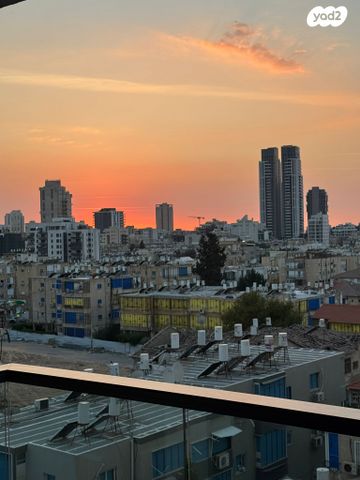 דירה, דניאל 17, לב העיר, בת ים