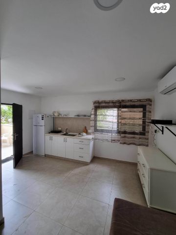 דירת גן, הכלנית 16, ברקן, ברקן