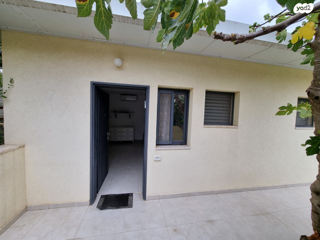 דירת גן, הכלנית 16, ברקן, ברקן