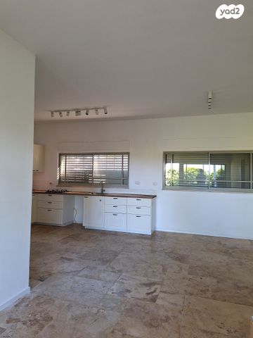 בית פרטי/ קוטג', דרך הים 1, אביחיל, אביחיל