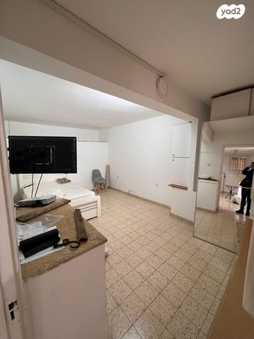 דירת גן, אורוגואי 32, קרית היובל, ירושלים