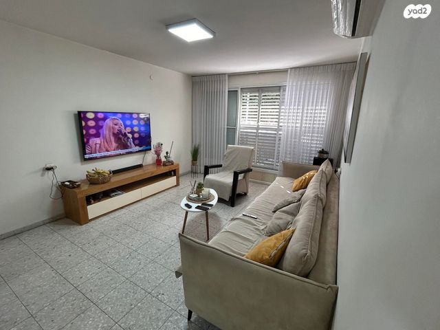 צביה לובטקין 38