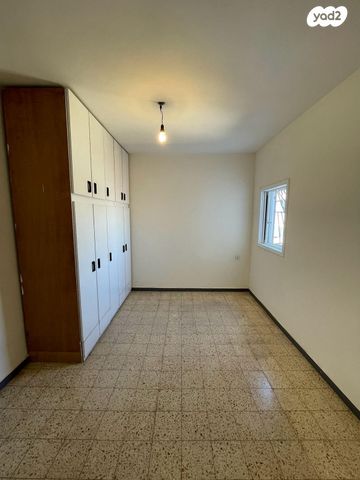 דירה, יהודה לייב פינסקר 11, רמב"ם, ראשון לציון