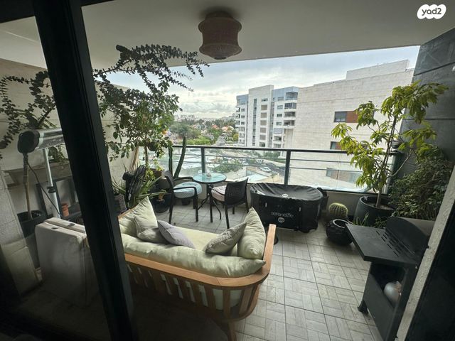 דירה, דבורה עומר 8, נאות שדה, רעננה